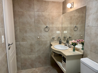 Alojamiento en el centro con vista parcial al lago y con cochera